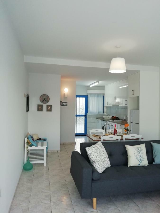 Ocean Blue Apartments Paphos 外观 照片